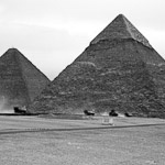 Bild von 2 von 3 Pyramiden
